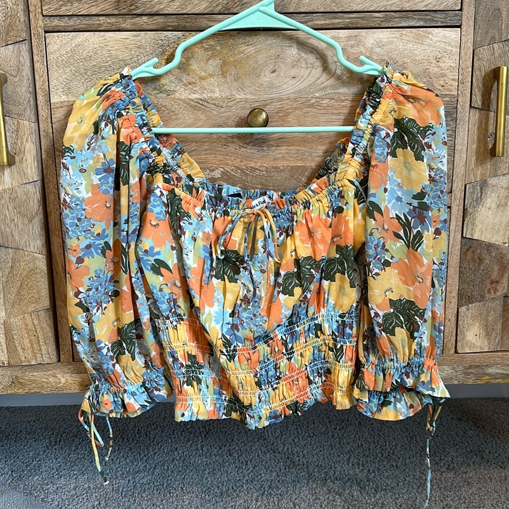 NWT Abercrombie and Fitch A&F floral crop top SIZE S
